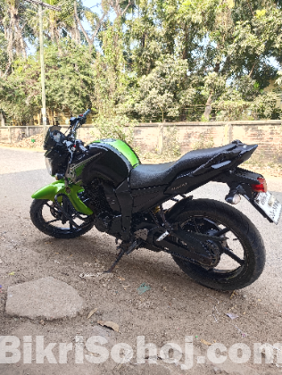 YAMAHA FZ V1